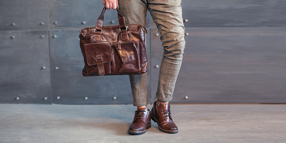 How to Coordinate Leather Shoes with Your Handbag